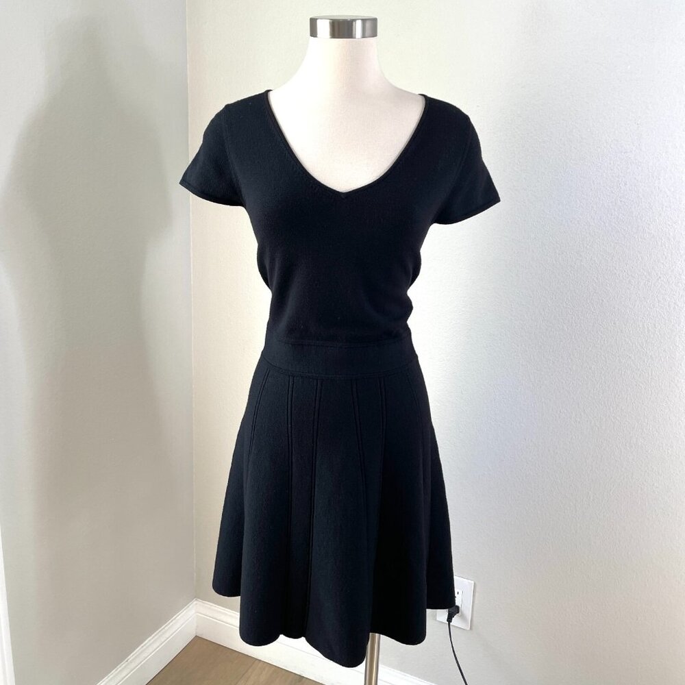Theory Womens Medium Black Wool Blend Knit Dress Short Sleeve V Neck